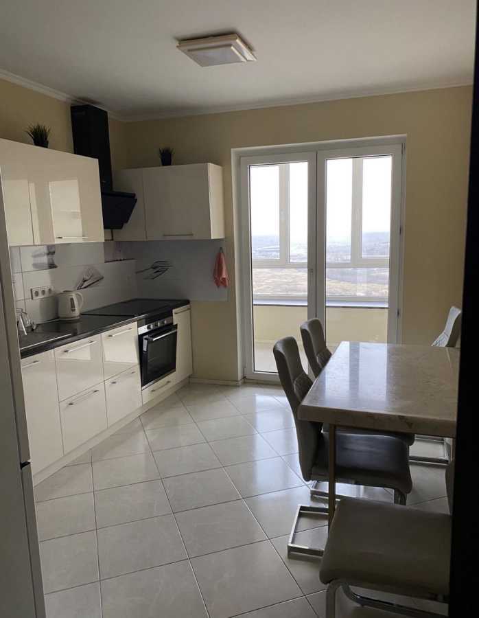 Аренда 3-комнатной квартиры 83 м², Милославская ул.