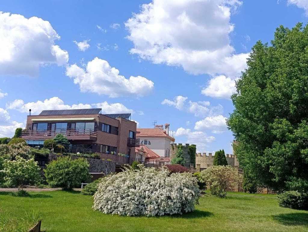 Продаж будинку 325 м², Богатирська вул., 30А