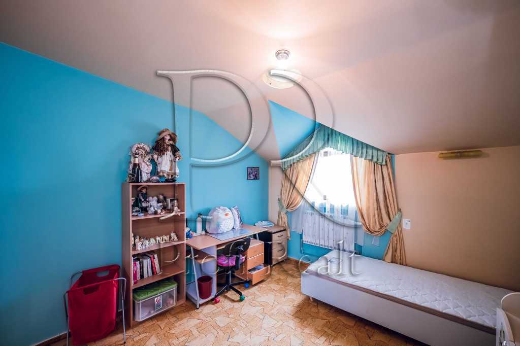 Продаж будинку 290 м², Травнева вулиця