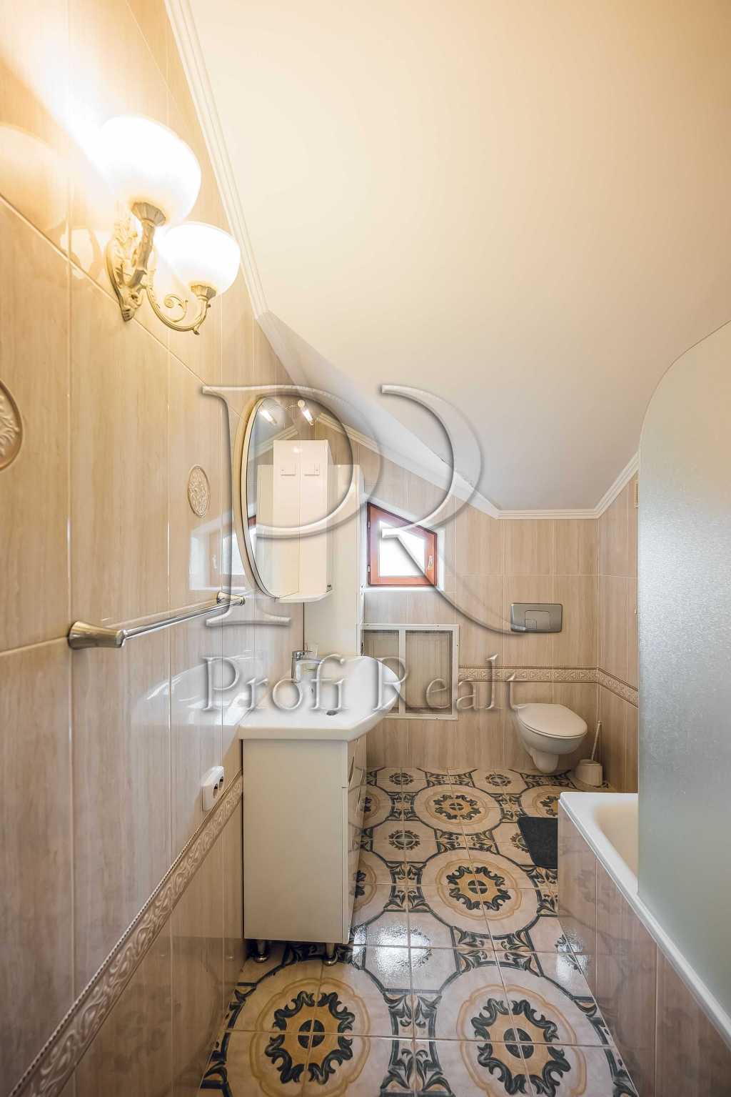 Продаж будинку 290 м², Травнева вулиця