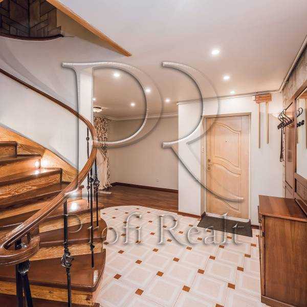 Продажа 3-комнатной квартиры 147 м², Драгоманова ул., 17