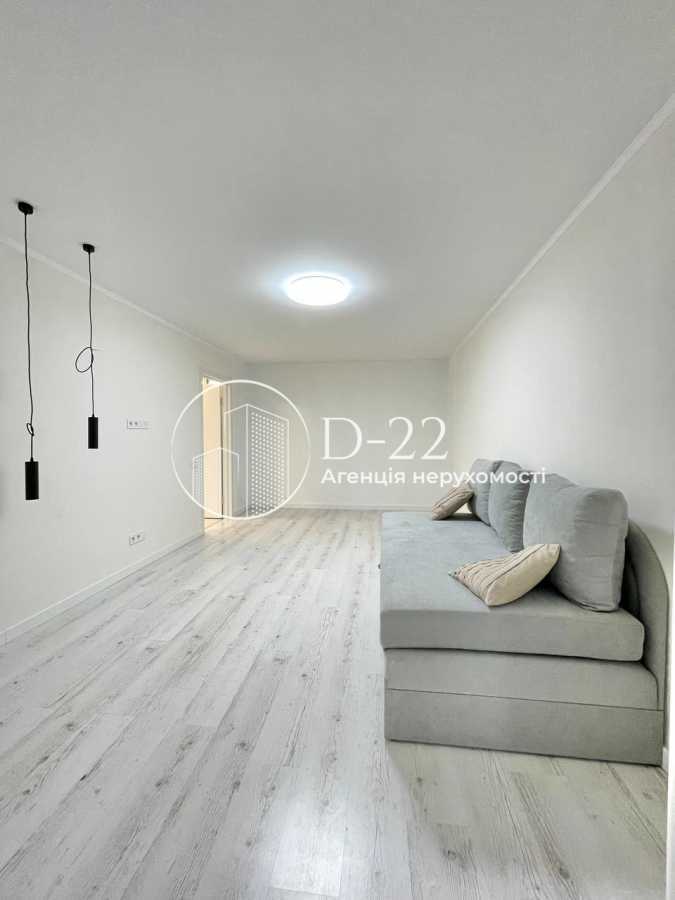 Продажа 2-комнатной квартиры 60.6 м², Глебова ул., 7