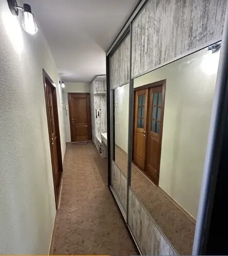 Продажа 3-комнатной квартиры 63 м², Гладкова ул.