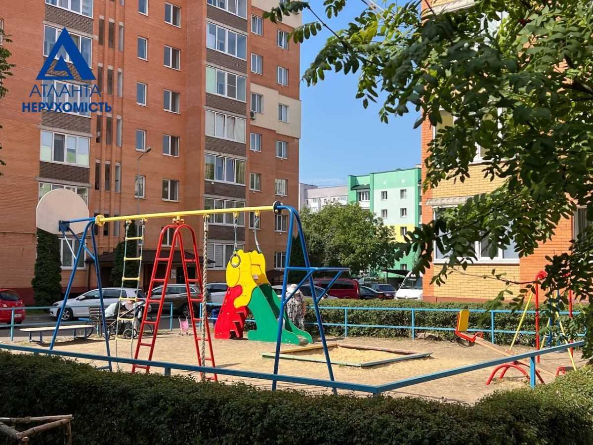 Продажа 2-комнатной квартиры 70.2 м², Героев УПА ул., добровольців, 4в