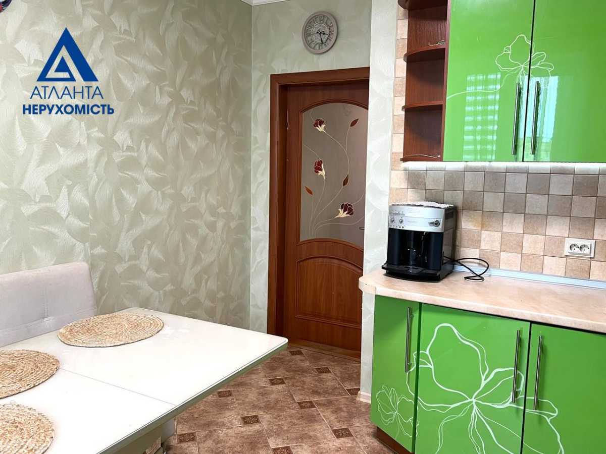 Продажа 2-комнатной квартиры 70.2 м², Героев УПА ул., добровольців, 4в