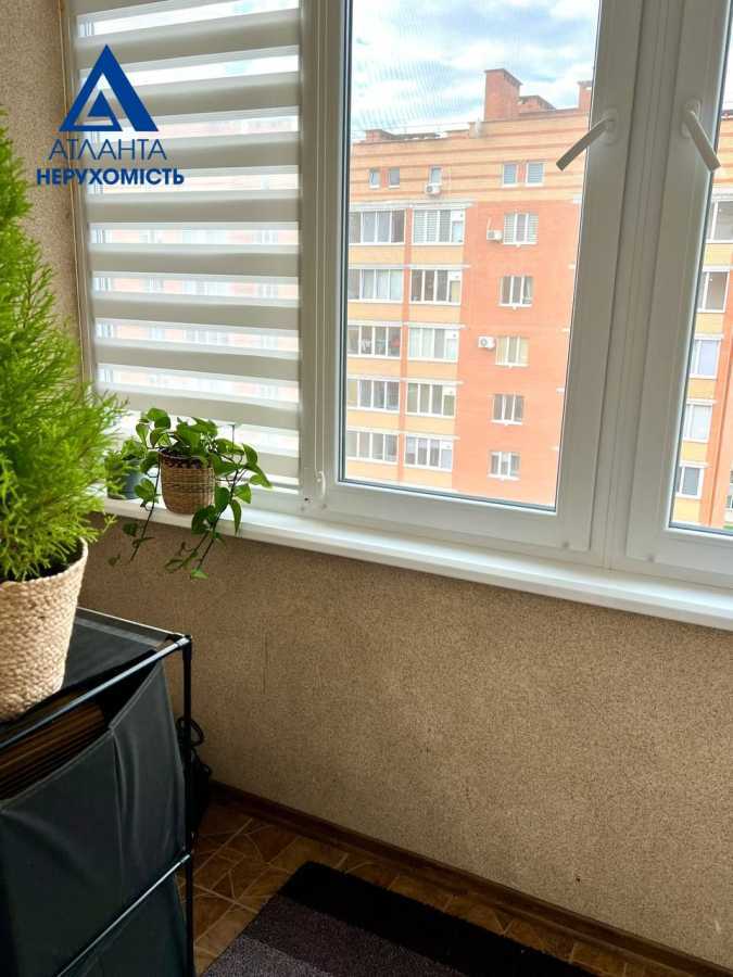 Продажа 2-комнатной квартиры 70.2 м², Героев УПА ул., добровольців, 4в