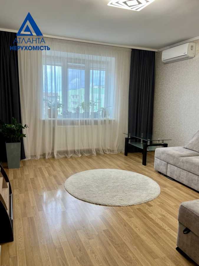 Продажа 2-комнатной квартиры 70.2 м², Героев УПА ул., добровольців, 4в