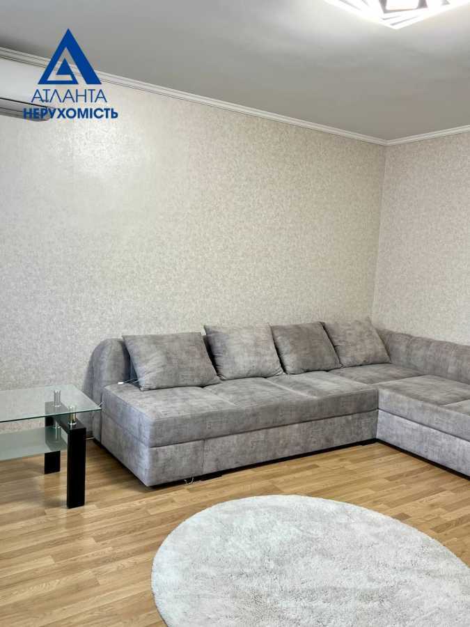 Продажа 2-комнатной квартиры 70.2 м², Героев УПА ул., добровольців, 4в