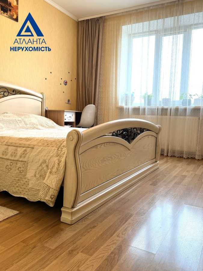 Продажа 2-комнатной квартиры 70.2 м², Героев УПА ул., добровольців, 4в