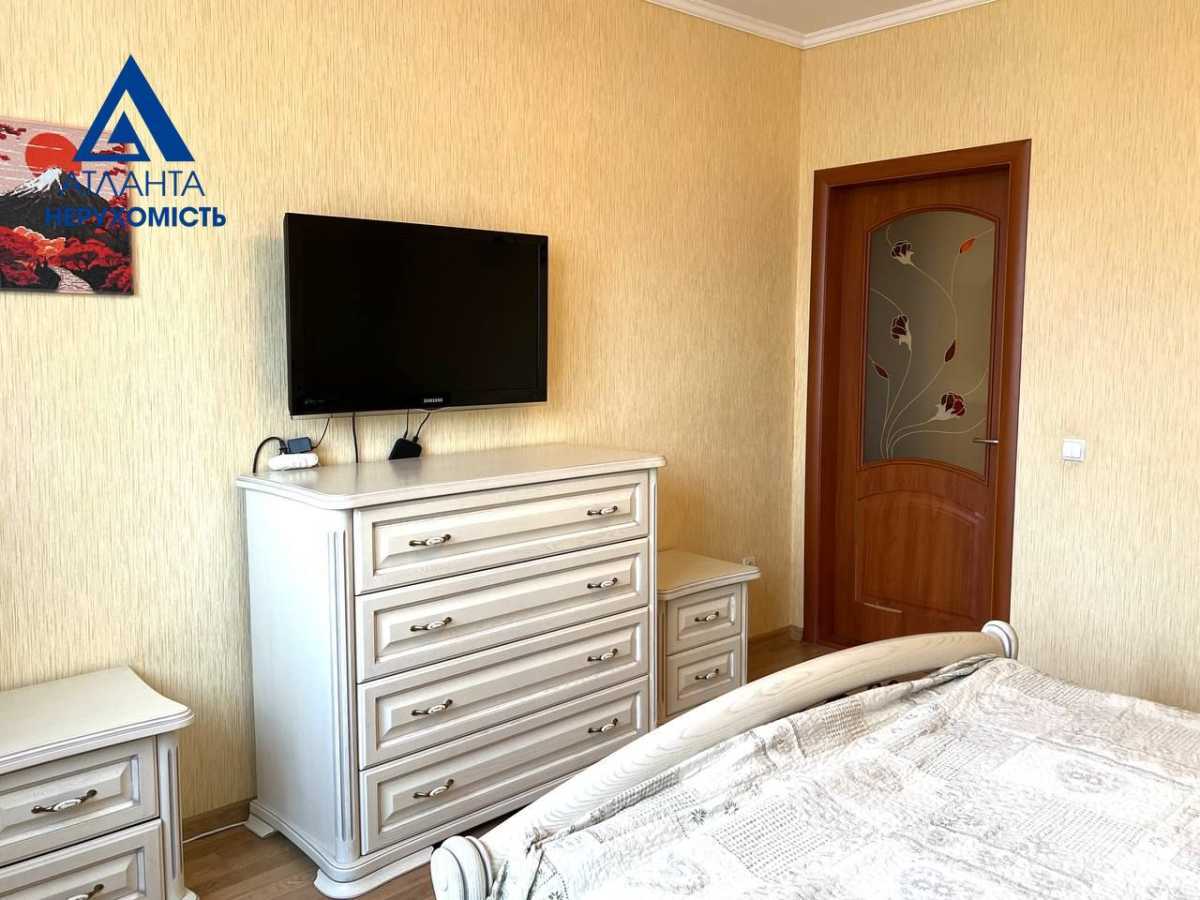 Продажа 2-комнатной квартиры 70.2 м², Героев УПА ул., добровольців, 4в