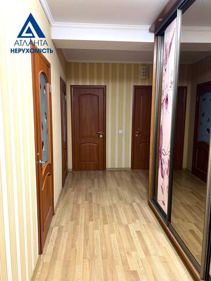 Продажа 2-комнатной квартиры 70.2 м², Героев УПА ул., добровольців, 4в