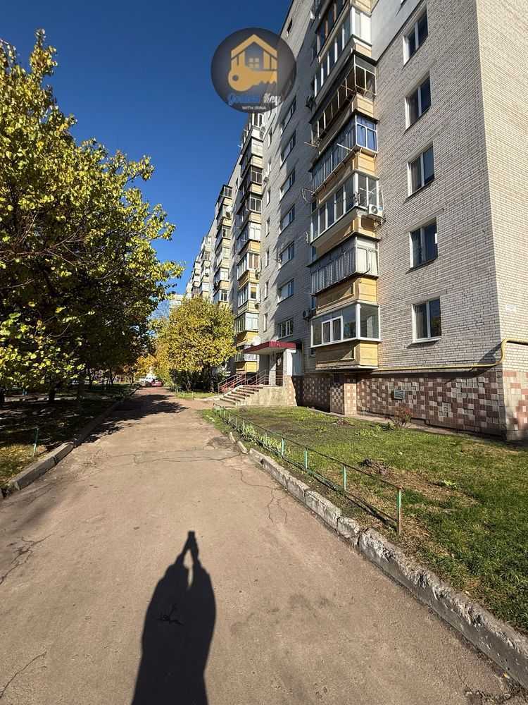 Продаж 2-кімнатної квартири 50.3 м², Головатого вул., 3