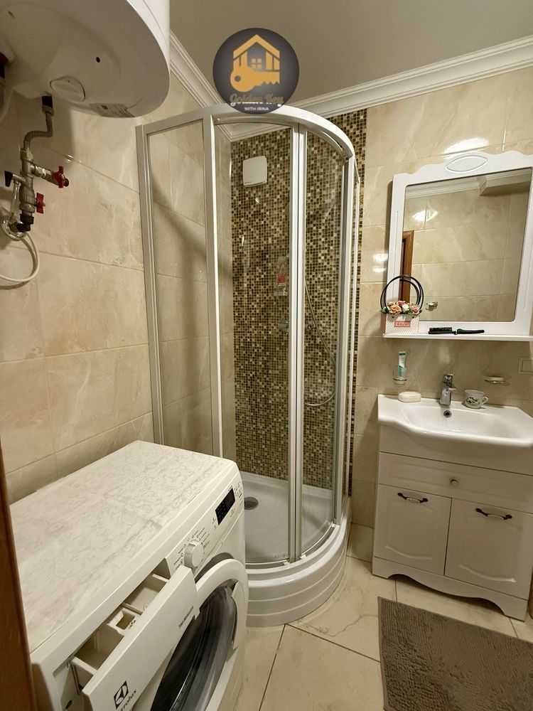 Продаж 2-кімнатної квартири 50.3 м², Головатого вул., 3