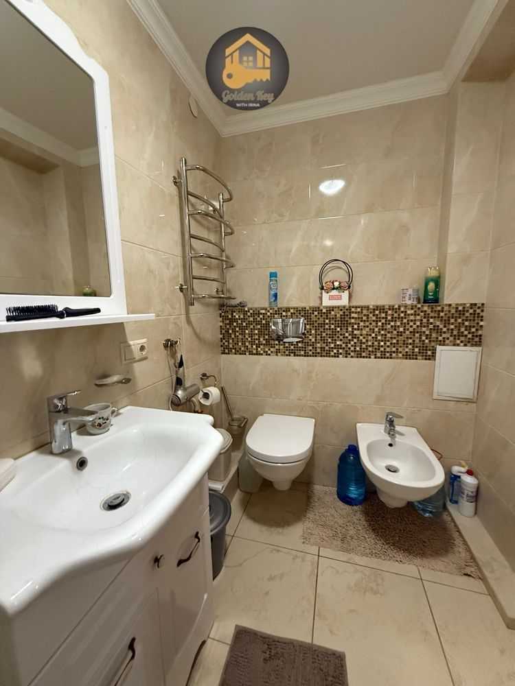 Продаж 2-кімнатної квартири 50.3 м², Головатого вул., 3