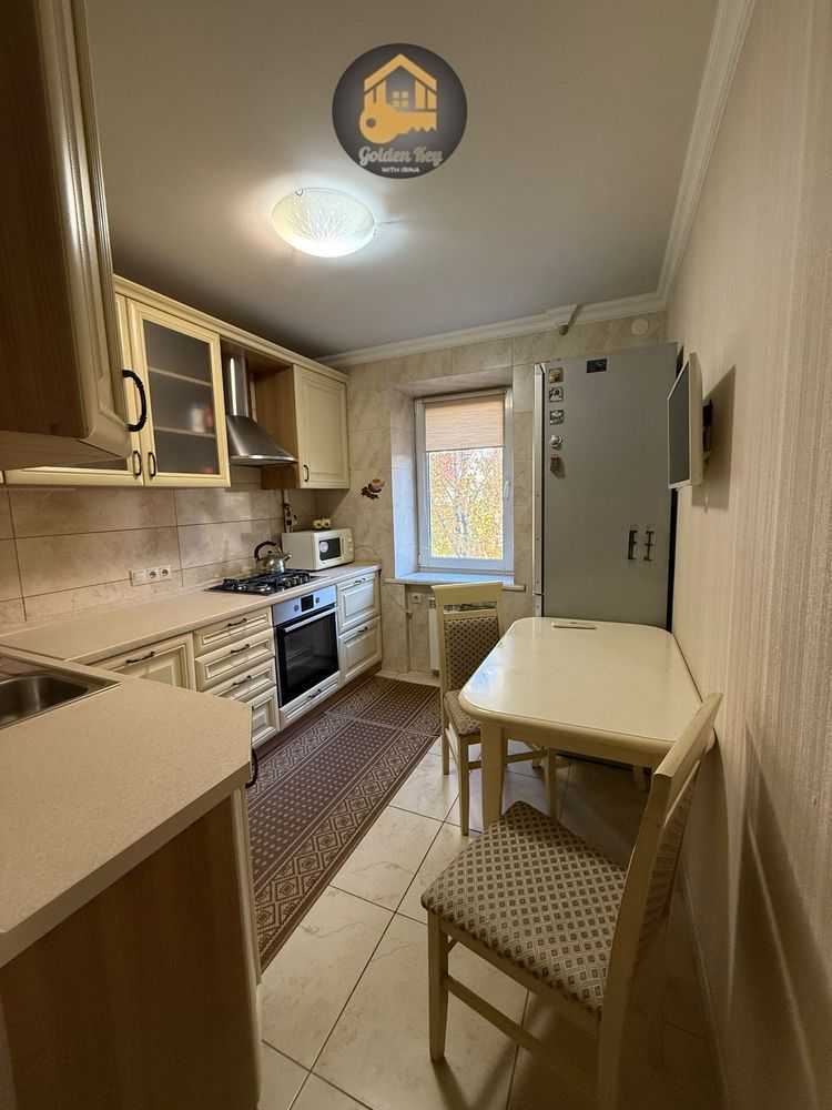 Продаж 2-кімнатної квартири 50.3 м², Головатого вул., 3