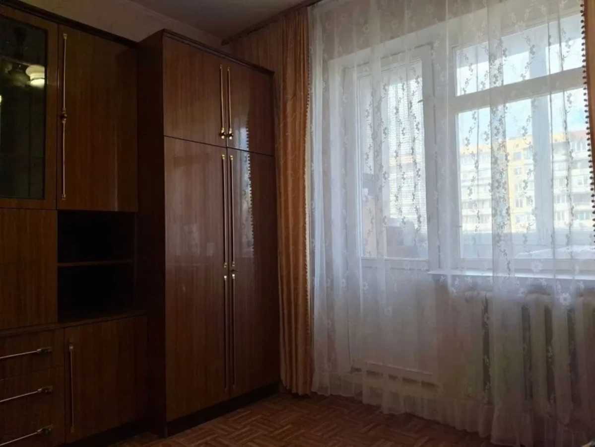 Продажа 3-комнатной квартиры 70.5 м², Героев Днепра ул., 62