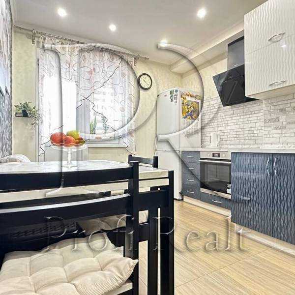 Продажа 1-комнатной квартиры 44 м², Чубинского ул., 4