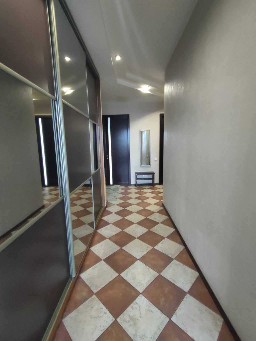 Аренда 3-комнатной квартиры 86 м², Владимирская ул., 49А