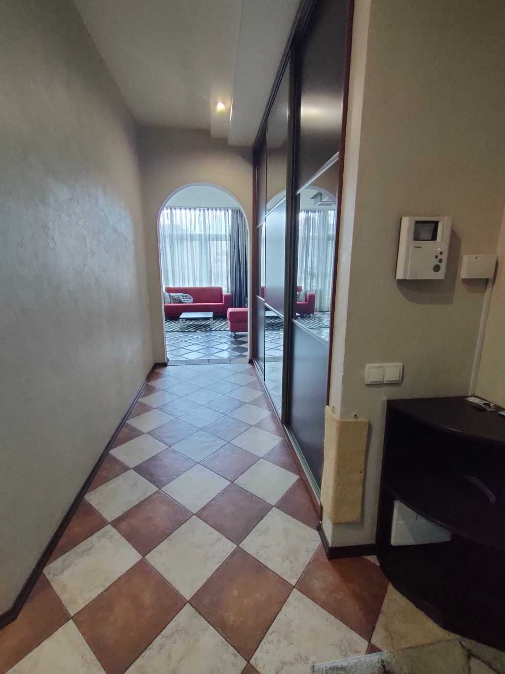 Аренда 3-комнатной квартиры 86 м², Владимирская ул., 49А