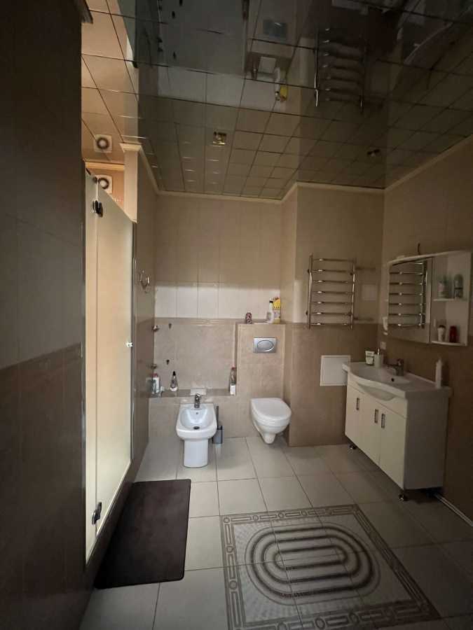 Продажа 3-комнатной квартиры 120 м², Голосеевский просп., 13А