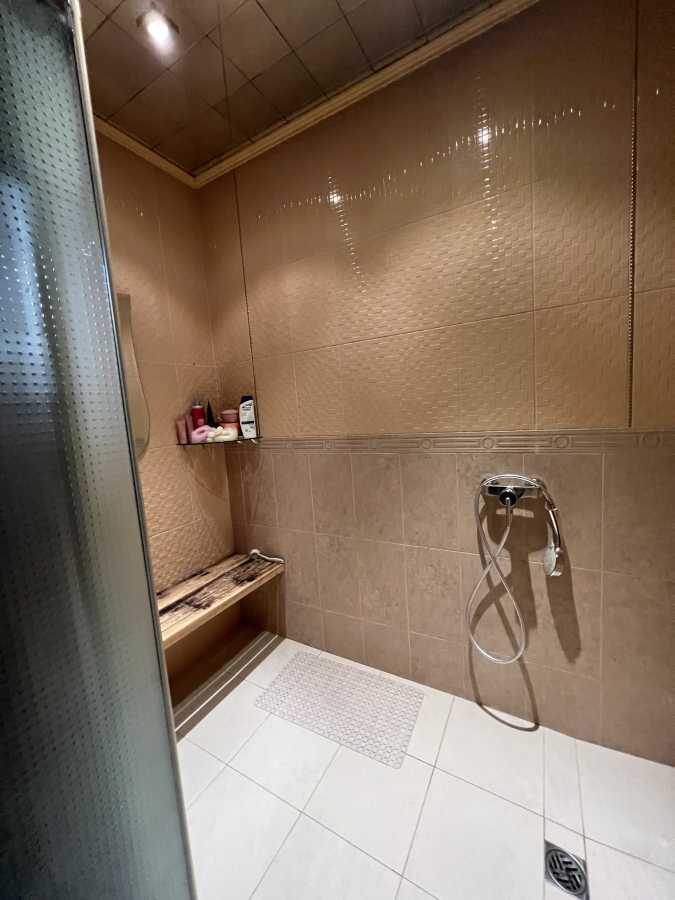 Продажа 3-комнатной квартиры 120 м², Голосеевский просп., 13А