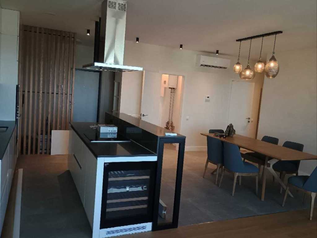 Продажа 3-комнатной квартиры 143 м², Ованеса Туманяна ул., 15А