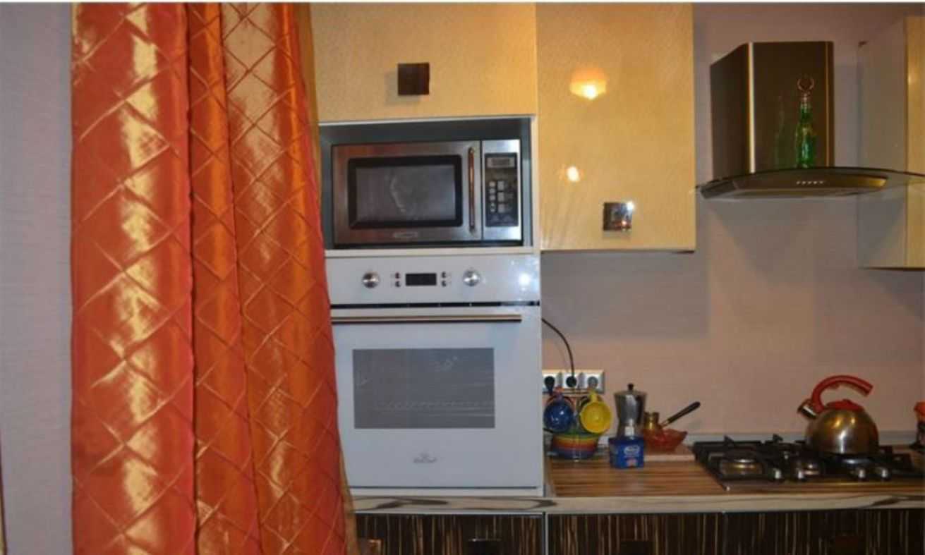 Оренда 2-кімнатної квартири 60 м², Братська вул., 10