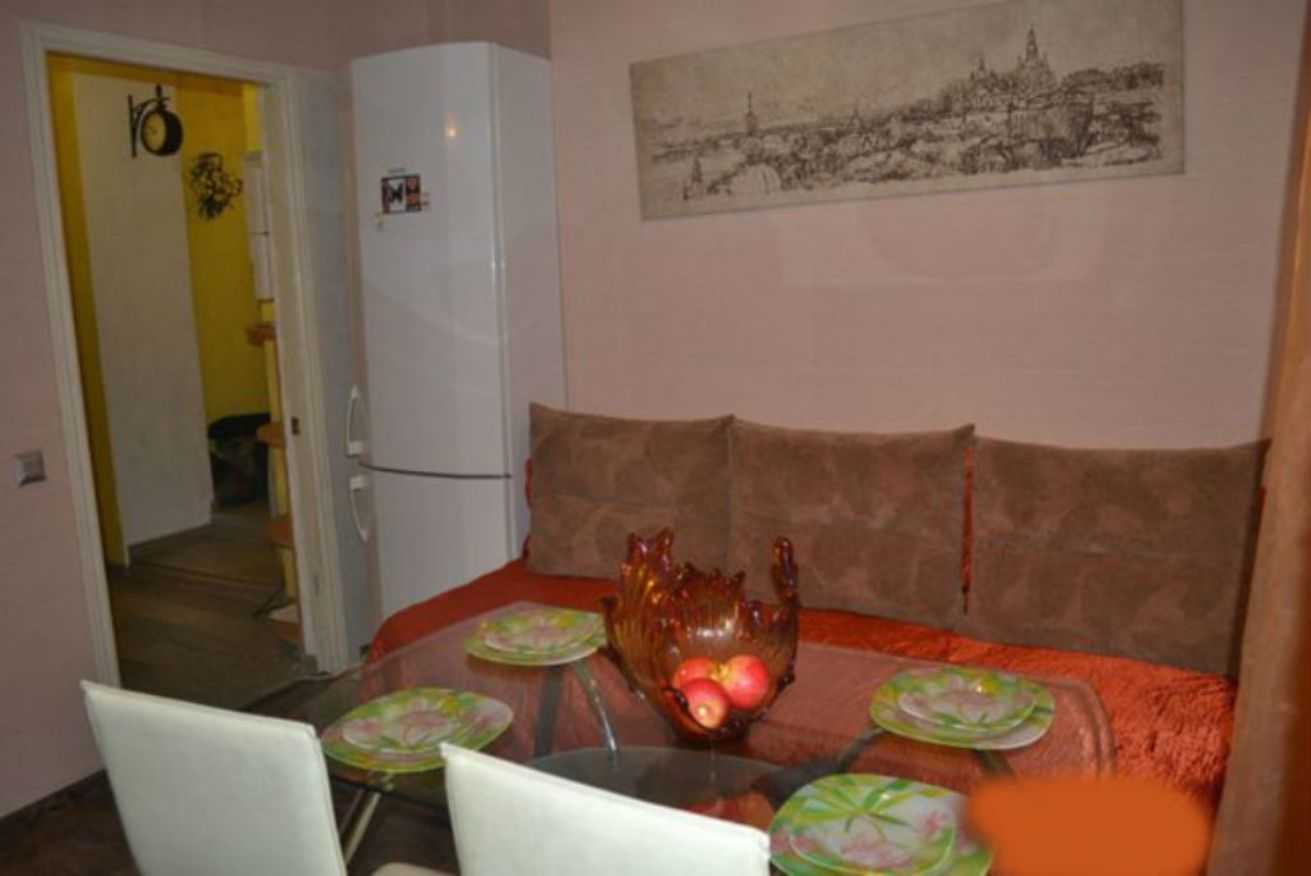 Оренда 2-кімнатної квартири 60 м², Братська вул., 10