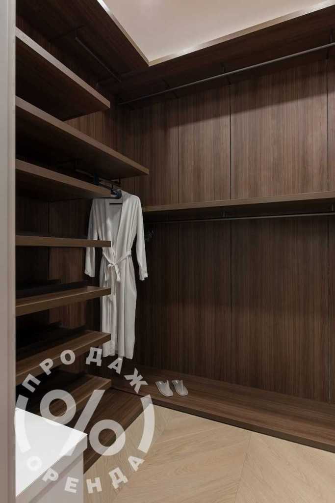 Продажа 4-комнатной квартиры 228 м², Глазунова ул., 13