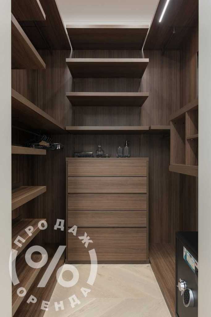 Продажа 4-комнатной квартиры 228 м², Глазунова ул., 13