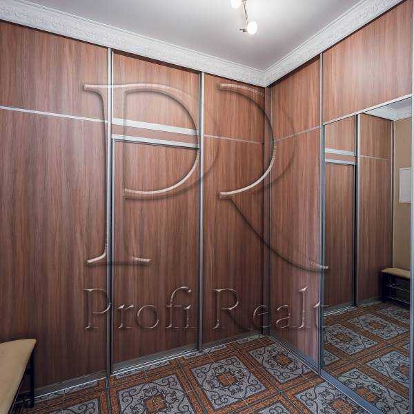 Продажа 2-комнатной квартиры 68 м², Олеся Гончара ул., 79