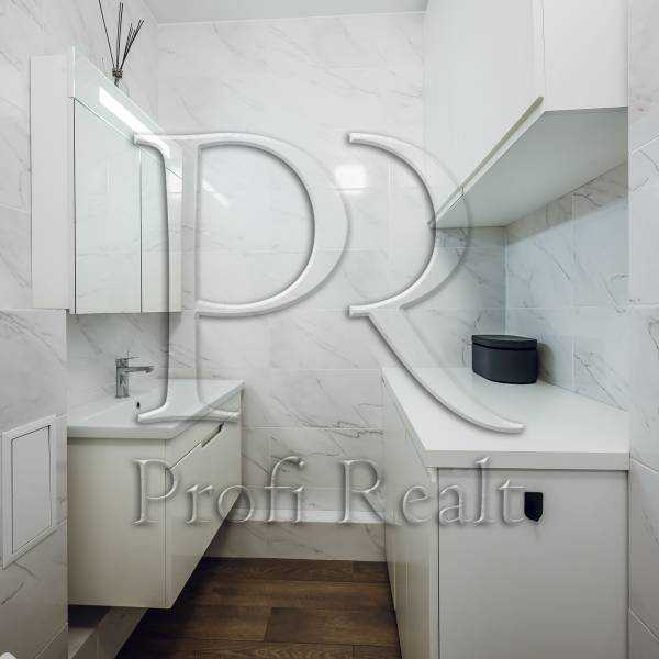 Продажа 3-комнатной квартиры 92 м², Шолуденко ул., 1А