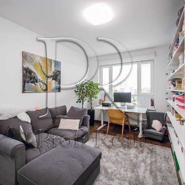 Продажа 3-комнатной квартиры 92 м², Шолуденко ул., 1А