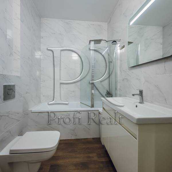 Продажа 3-комнатной квартиры 92 м², Шолуденко ул., 1А