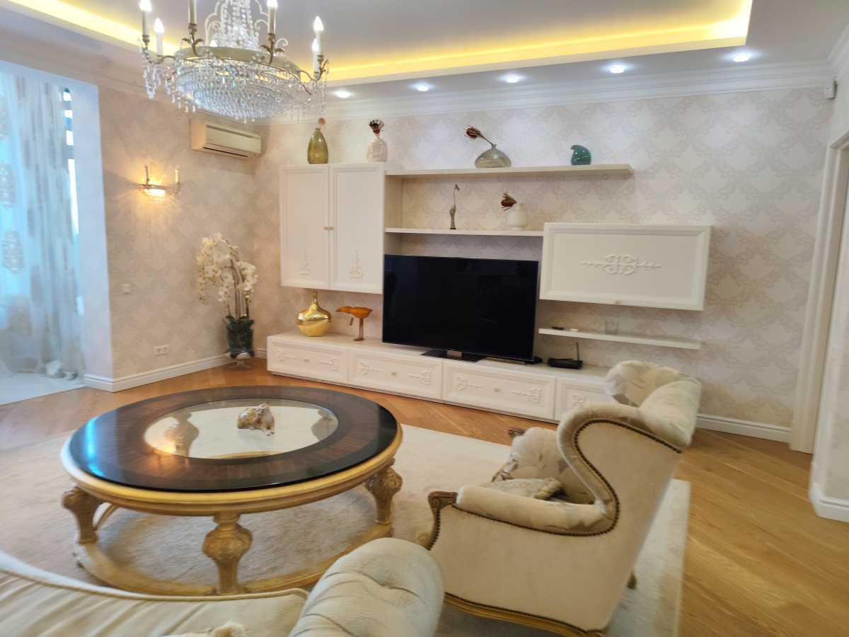 Оренда 3-кімнатної квартири 157 м², Євгена Коновальця вул., 44А