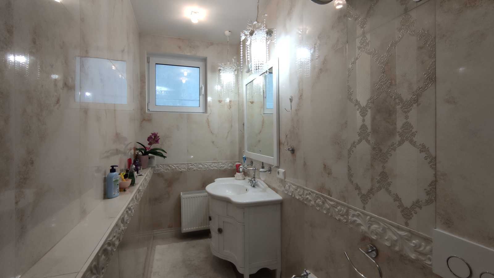 Оренда 3-кімнатної квартири 157 м², Євгена Коновальця вул., 44А