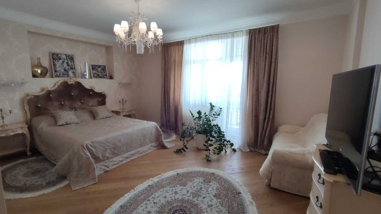 Оренда 3-кімнатної квартири 157 м², Євгена Коновальця вул., 44А