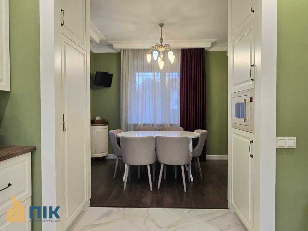 Продаж 5-кімнатної квартири 191 м², Райдужна вул.