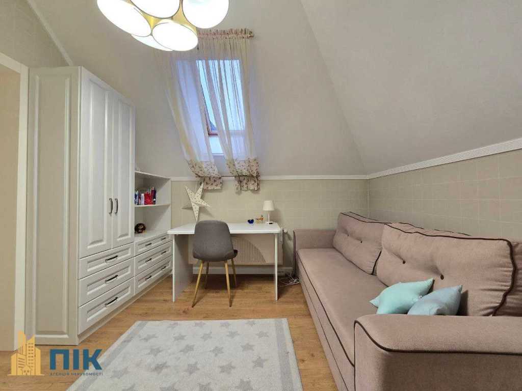 Продаж 5-кімнатної квартири 191 м², Райдужна вул.