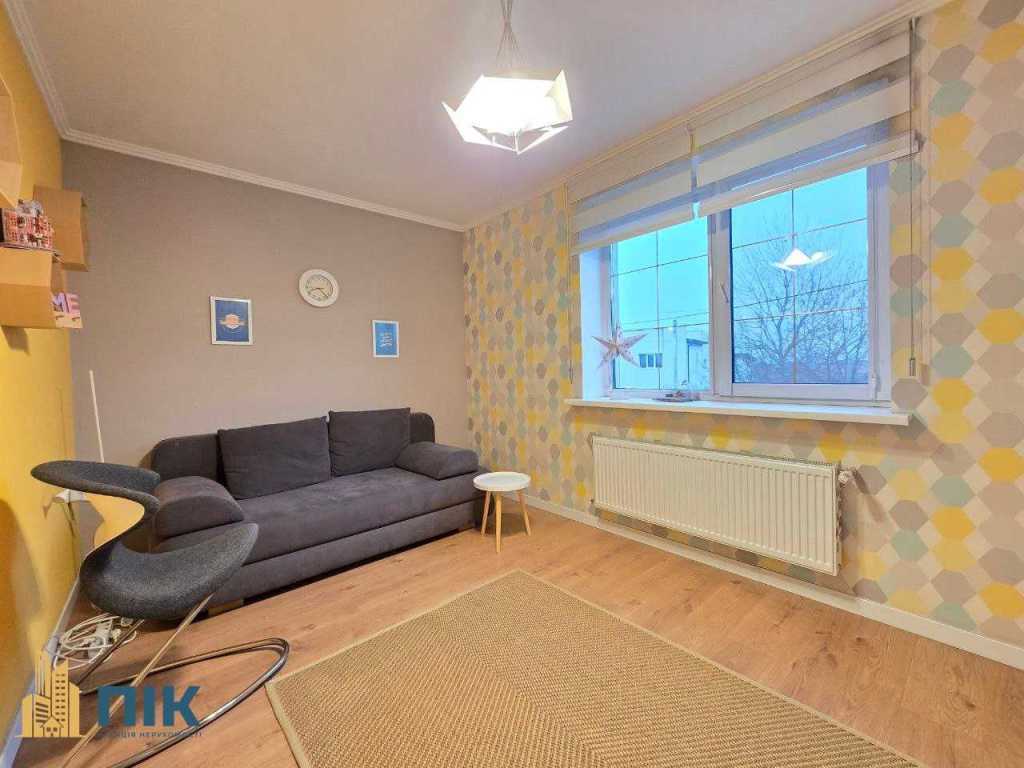 Продаж 5-кімнатної квартири 191 м², Райдужна вул.