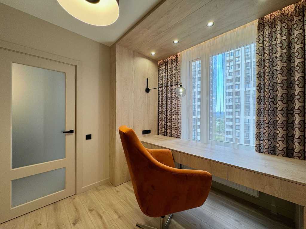 Продажа 3-комнатной квартиры 84 м², Днепровская наб., 18А