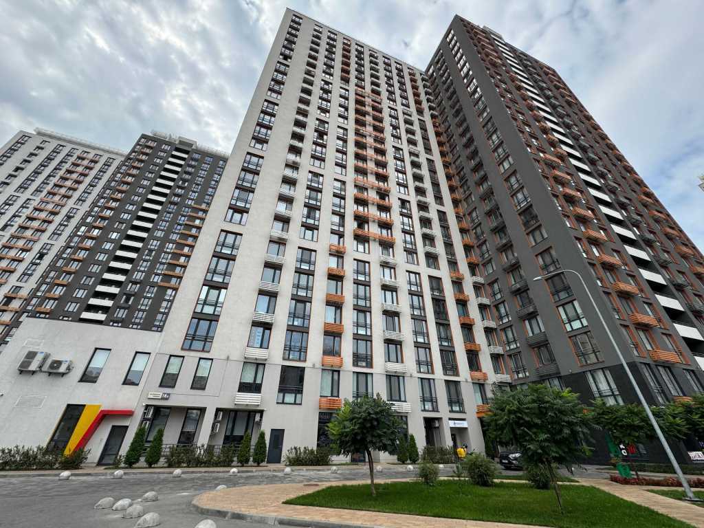 Продажа 3-комнатной квартиры 84 м², Днепровская наб., 18А