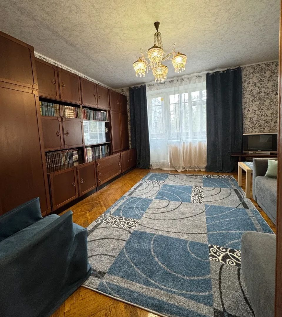 Продажа 3-комнатной квартиры 72 м², Тверская ул., 9