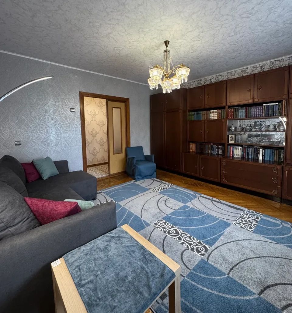 Продажа 3-комнатной квартиры 72 м², Тверская ул., 9