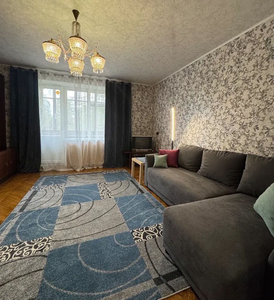 Продажа 3-комнатной квартиры 72 м², Тверская ул., 9
