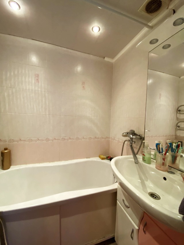 Продажа 3-комнатной квартиры 76 м², Озерная ул.