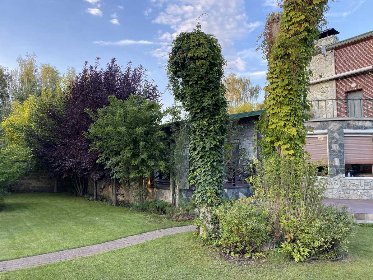 Продаж будинку 186.3 м², Південна вул.