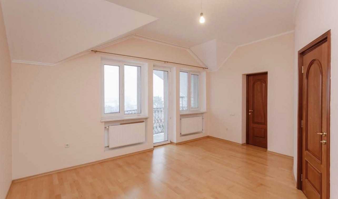 Продаж будинку 650 м², Лісова