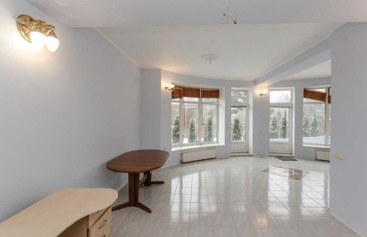 Продаж будинку 650 м², Лісова