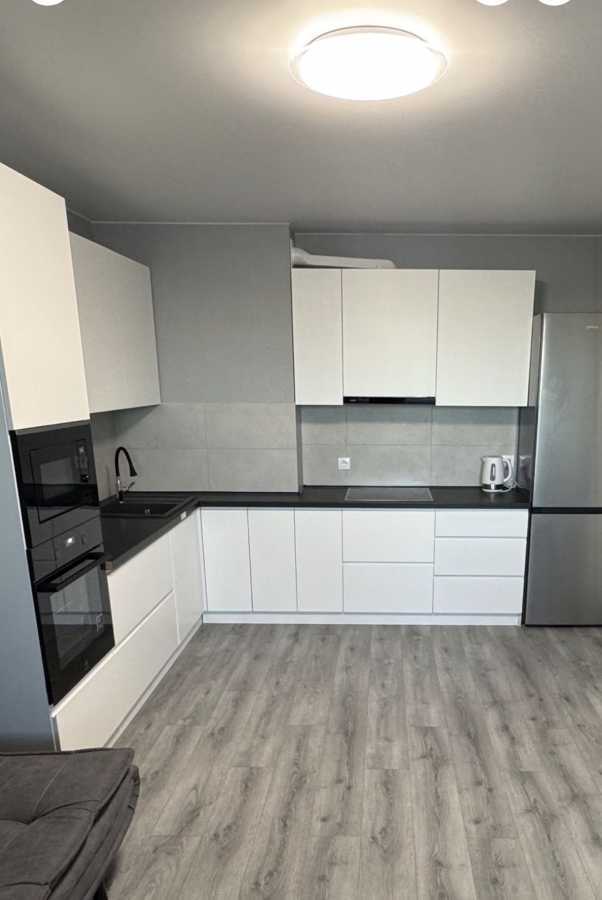 Оренда 1-кімнатної квартири 48 м², Ревуцького вул.